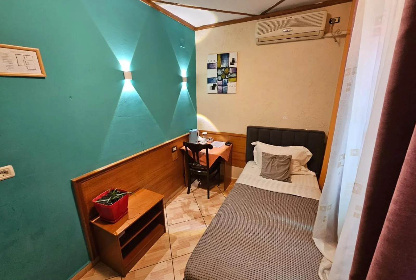 Hotel My Rooms Tirane 0*, تيرانا